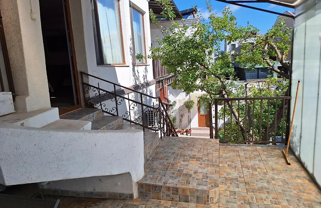 Villa 3 papuci-1